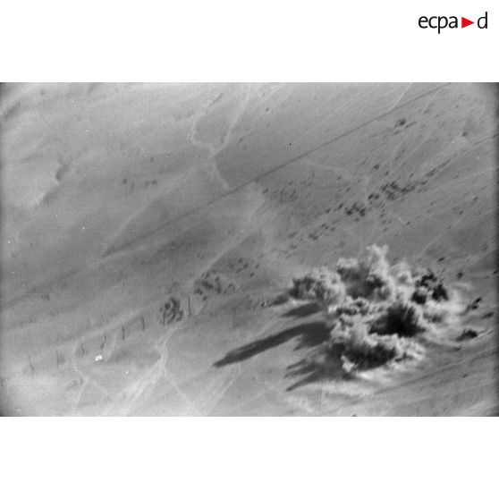 Une mission de bombardement du Sturzkampfgeschwader 2 sur la ville de Tobrouk.