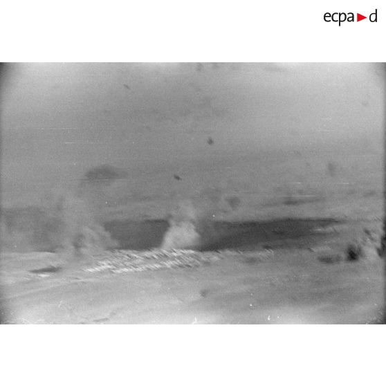 Une mission de bombardement du Sturzkampfgeschwader 2 sur la ville de Tobrouk.