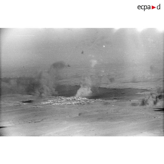 Une mission de bombardement du Sturzkampfgeschwader 2 sur la ville de Tobrouk.
