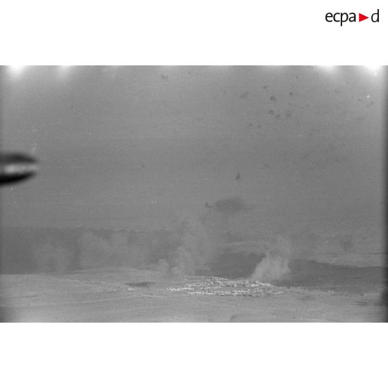 Une mission de bombardement du Sturzkampfgeschwader 2 sur la ville de Tobrouk.