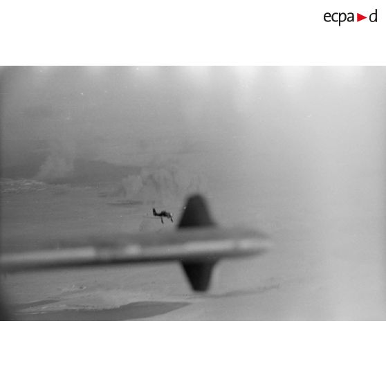 Une mission de bombardement du Sturzkampfgeschwader 2 sur la ville de Tobrouk.