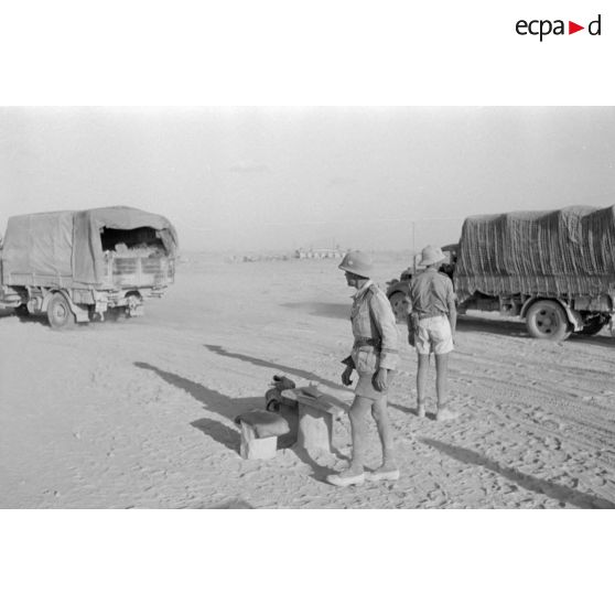 Contrôles routiers de la Feldgendarmerie dans le secteur d'El Alamein.
