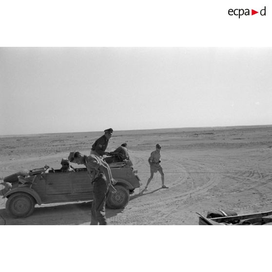 Rencontre entre les pilotes du Jagdgeschwader 27 dans le secteur de El Daba.