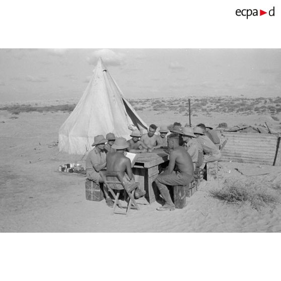 Sur le front de El Quassaba, formation sur le terrain de chauffeurs.