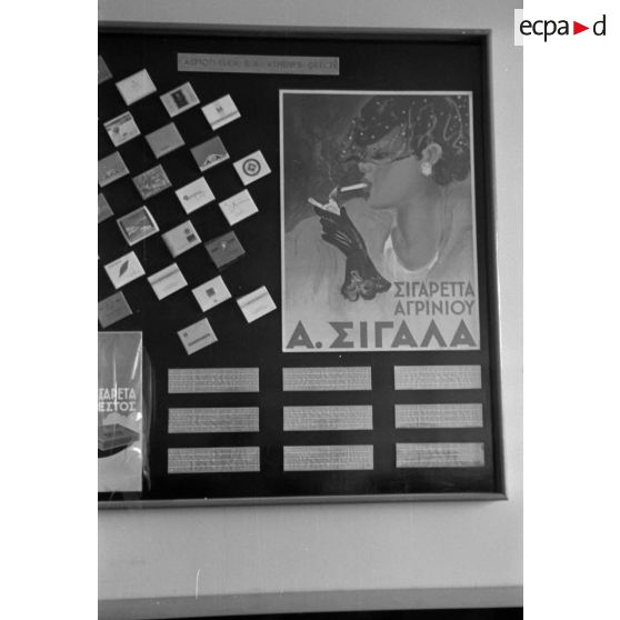 Présentation des produits réalisés au sein de l'imprimerie (carte à jouer, allumette).