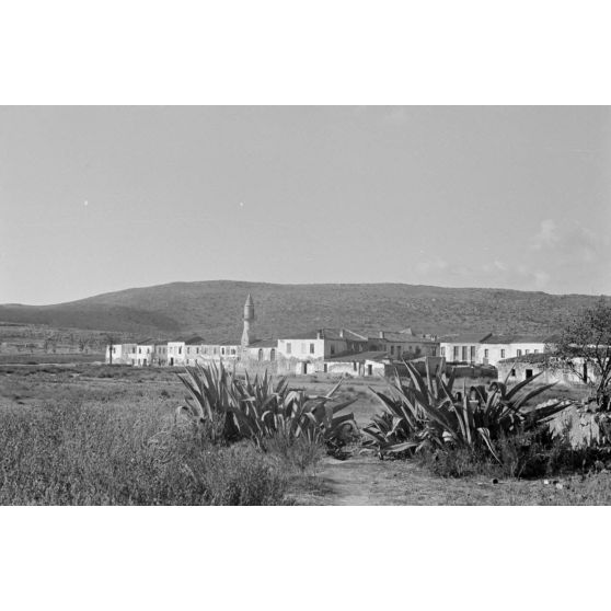 En Crète, les villages dans le secteur de la Sude (Souda) où les habitants vivent du poisson. [légende d'origine]