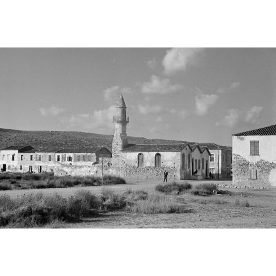 En Crète, les villages dans le secteur de la Sude (Souda) où les habitants vivent du poisson. [légende d'origine]