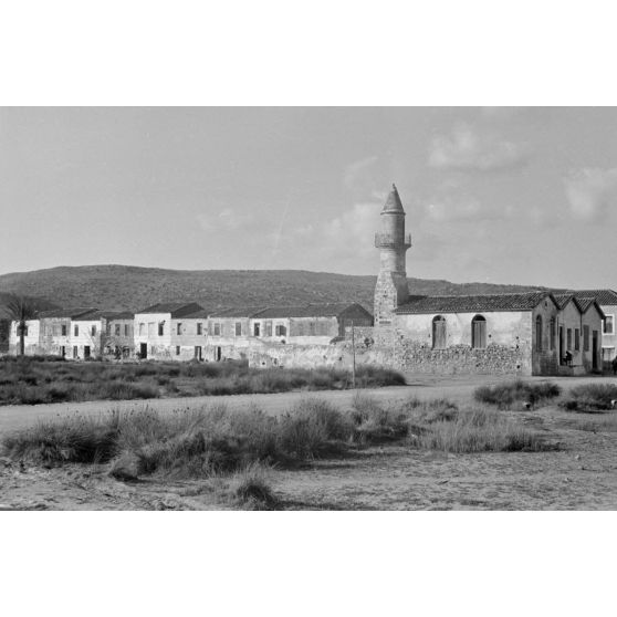 En Crète, les villages dans le secteur de la Sude (Souda) où les habitants vivent du poisson. [légende d'origine]