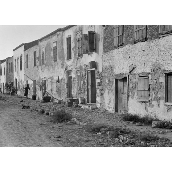 En Crète, les villages dans le secteur de la Sude (Souda) où les habitants vivent du poisson. [légende d'origine]
