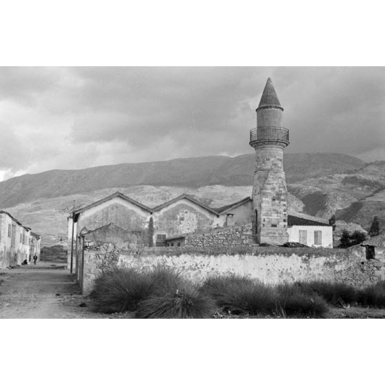 En Crète, les villages dans le secteur de la Sude (Souda) où les habitants vivent du poisson. [légende d'origine]
