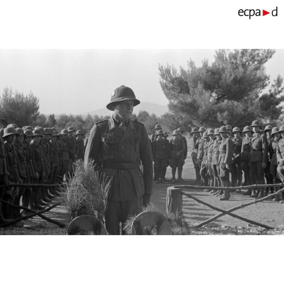 Un mariage par procuration d'une unité de l'armée de terre allemande installée dans le sud de la Grèce.