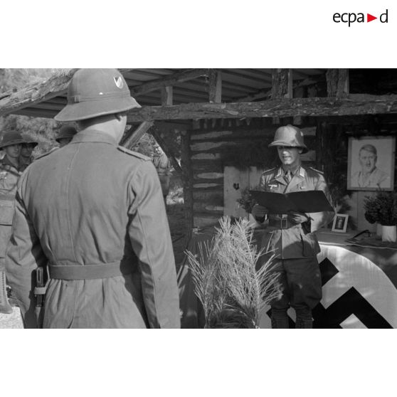 Un mariage par procuration d'une unité de l'armée de terre allemande installée dans le sud de la Grèce.