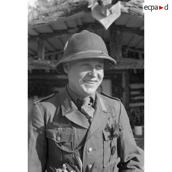 Un mariage par procuration d'une unité de l'armée de terre allemande installée dans le sud de la Grèce.