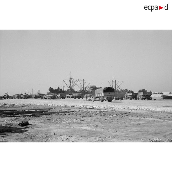 Activités de l'armée allemande dans le port de Benghazi.