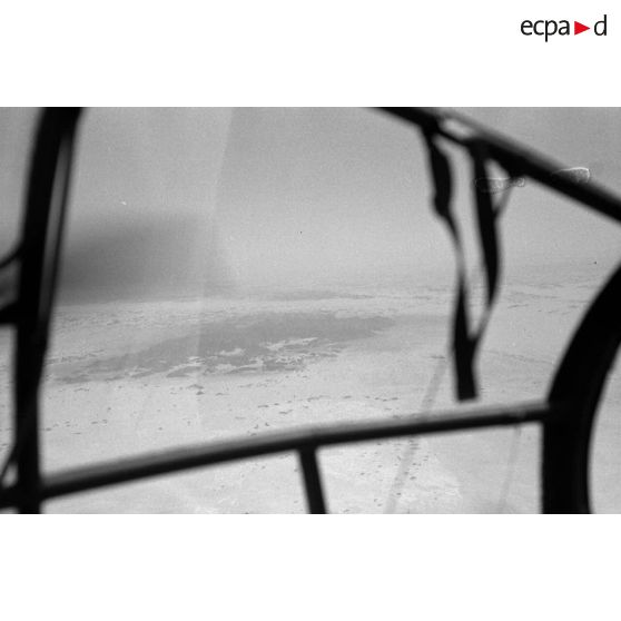 Dans un Heinkel He-111 lors d'une mission de bombardement au sein du Kampfgruppe 100 (KG 100).