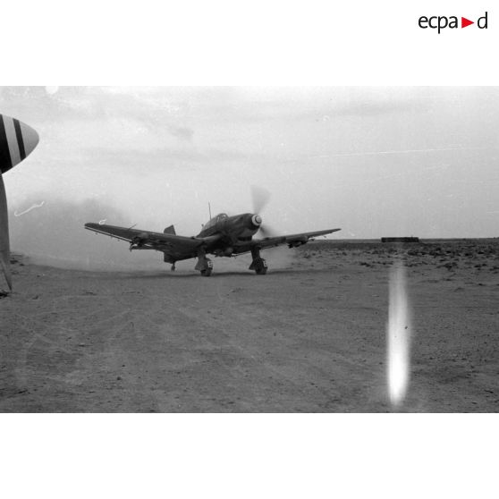 Retour de mission de bombardement d'un Junkers Ju-87 du Stukageschwader 3 (StG3).