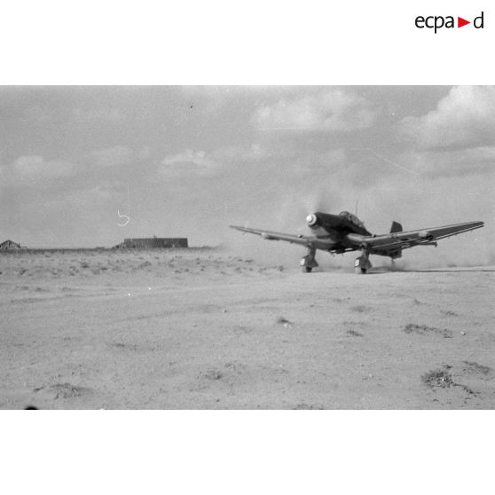 Retour de mission de bombardement d'un Junkers Ju-87 du Stukageschwader 3.