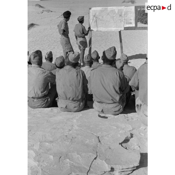 Informations sur la situation militaire pour des personnels volants du Stukageschwader 3.