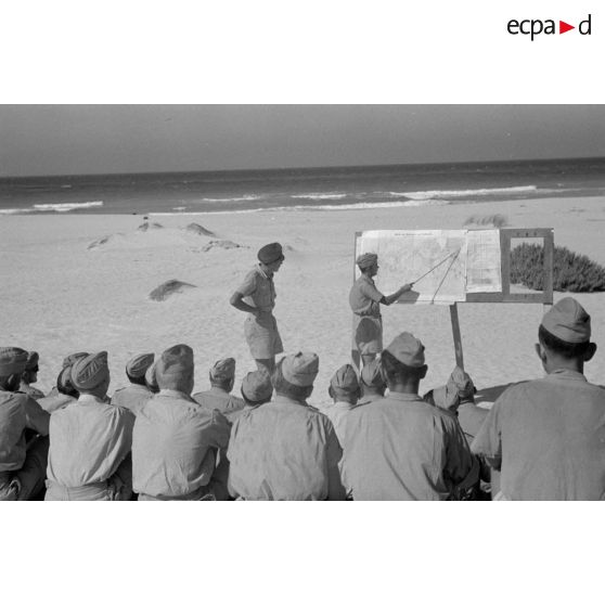 Informations sur la situation militaire pour des personnels volants du Stukageschwader 3.