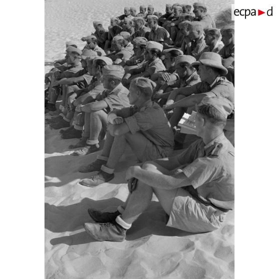 Informations sur la situation militaire pour des personnels volants du Stukageschwader 3.