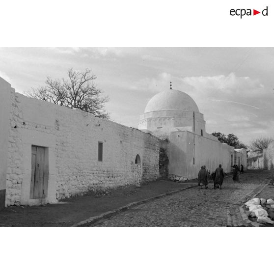 Aspects d'un village où est basé un groupe du Jagdgeschwader 53.