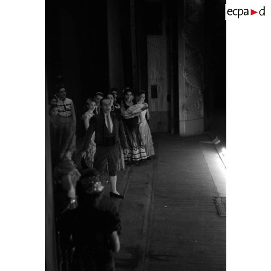 Un spectacle aux armées donné à Tunis ou dans une grande ville tunisienne.