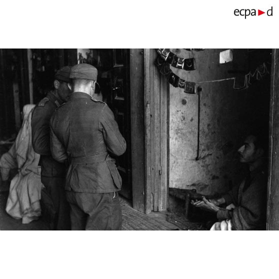 Promenade à proximité et dans le souk de Kairouan.