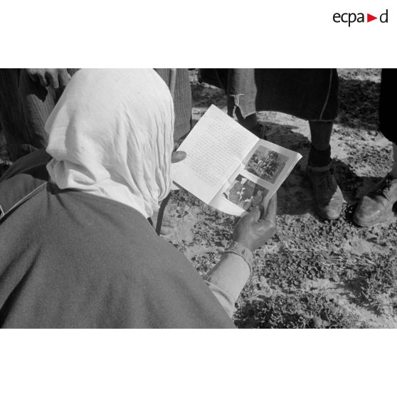 Dans le secteur de El Jem, les activités de la 6e compagnie de propagande de l'armée de l'air allemande auprès de la population tunisienne.