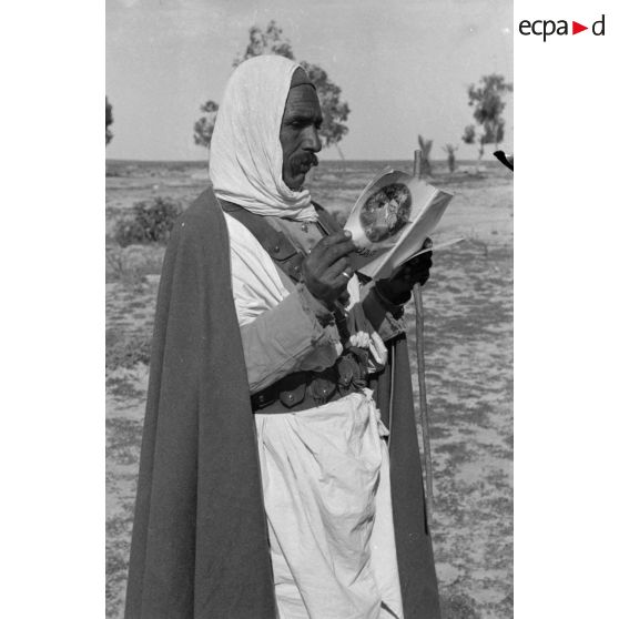 Dans le secteur de El Jem, les activités de la 6e compagnie de propagande de l'armée de l'air allemande auprès de la population tunisienne.