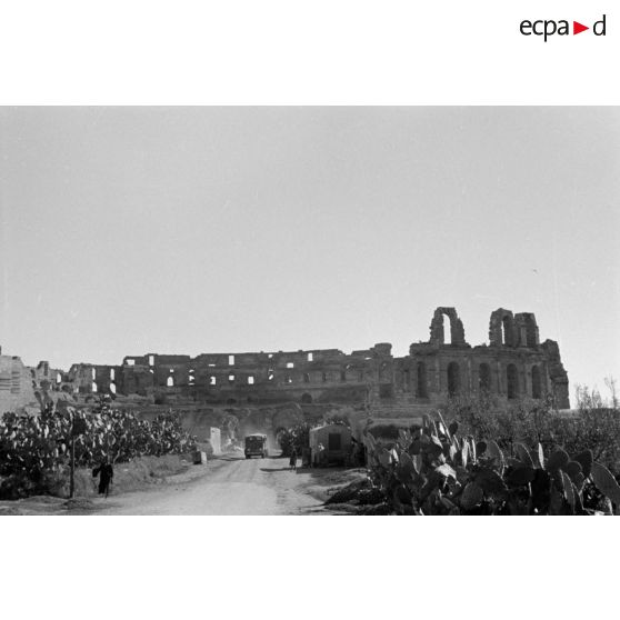 En Tunisie, la visite de l'amphithéâtre de El Jem.