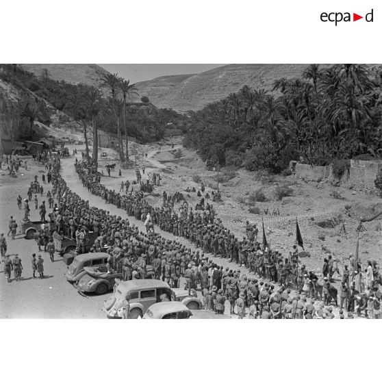 Vue générale de la vallée dans laquelle se déroule la course (fantasia).