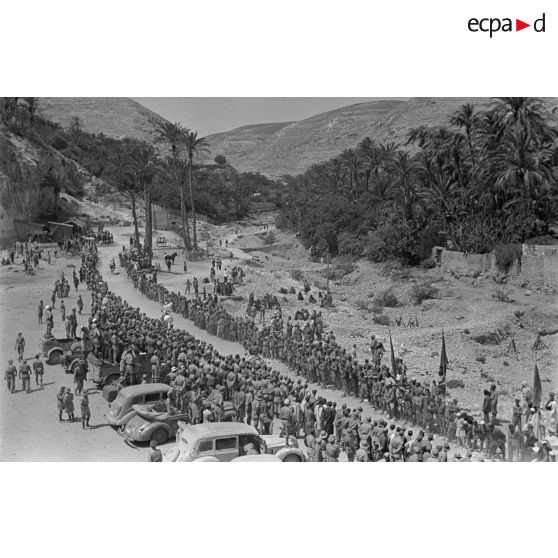 Vue générale de la vallée dans laquelle se déroule la course (fantasia).