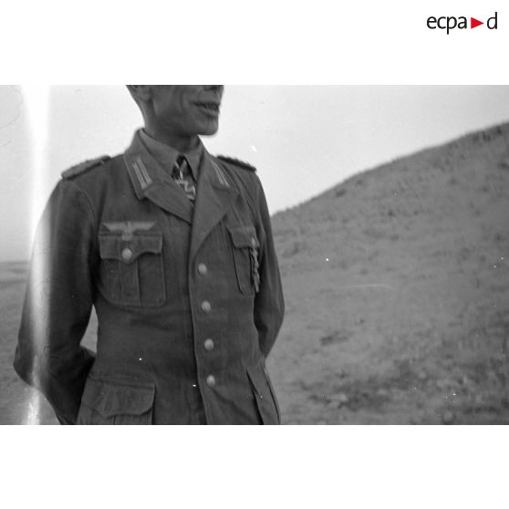 Photographie mal cadrée du colonel (Oberst) Alfred Bruer, commandant le Panzer-Regiment 155 (Pz.Art.Rgt-155) de la 21-Panzer.Divizion.