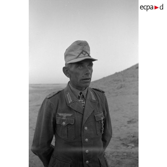 Le colonel (Oberst) Alfred Bruer, commandant le Panzer-Regiment 155 (Pz.Art.Rgt-155) de la 21-Panzer.Divizion.