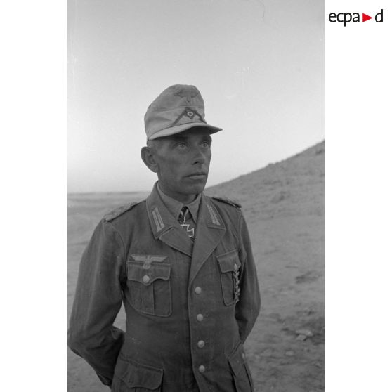 Le colonel (Oberst) Alfred Bruer, commandant le Panzer-Regiment 155 (Pz.Art.Rgt-155) de la 21-Panzer.Divizion.