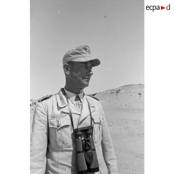 Le colonel (Oberst) Herbert Ewert, commandant le Panzer Grenadier Regiment 104 (Pz.Gren.Rgt-104).