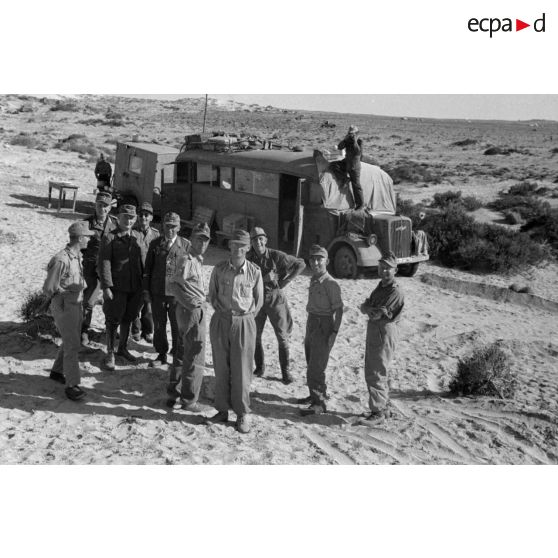 Des officiers détat-major allemand du Panzerarmee Afrika.