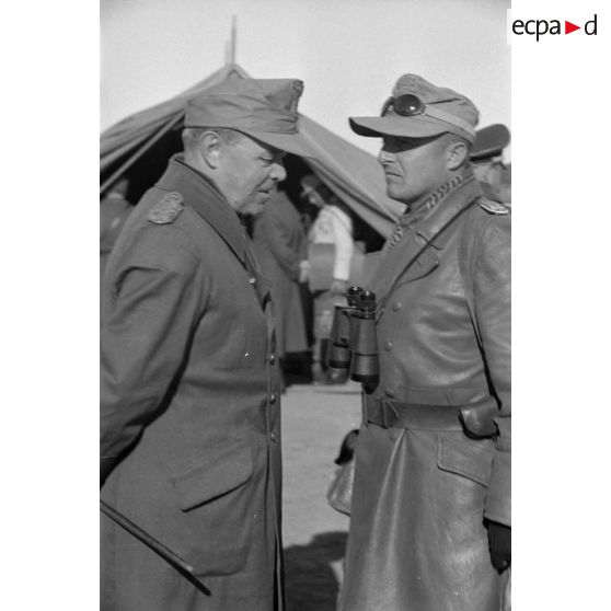 Le maréchal Kesselring et le général (Generalmajor) Seidemann.