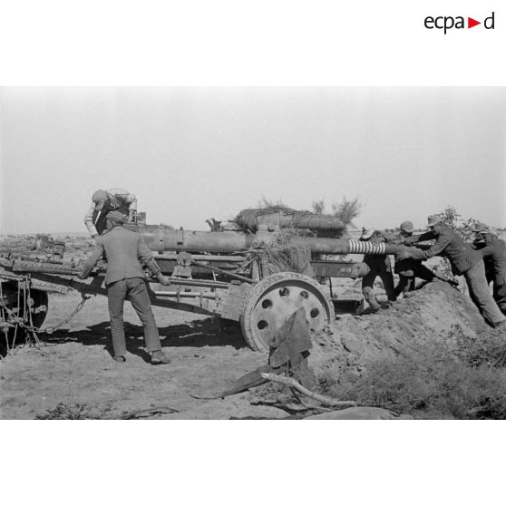 Sortie de batterie d'une pièce de 10 cm Kanone 18.