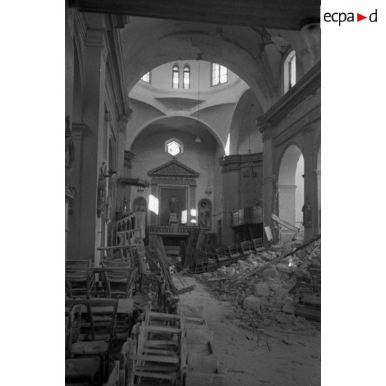 A Sfax, l'église (aussi baptisée cathédrale) largement endommagée par les bombardements britanniques du 28 janvier 1943.