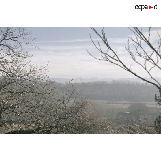 Curlu, abbaye de Triors (26), fort de Feyzin (69). [légende d'origine]