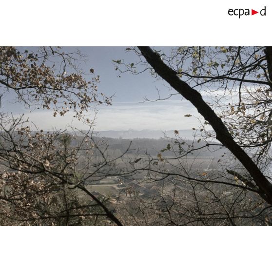 Curlu, abbaye de Triors (26), fort de Feyzin (69). [légende d'origine]