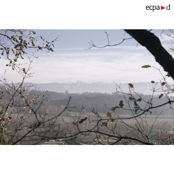 Curlu, abbaye de Triors (26), fort de Feyzin (69). [légende d'origine]