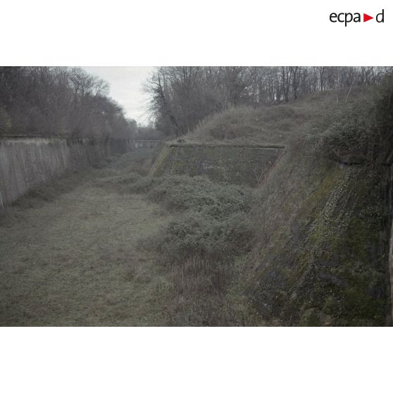 Curlu, abbaye de Triors (26), fort de Feyzin (69). [légende d'origine]