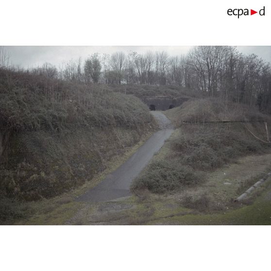 Curlu, abbaye de Triors (26), fort de Feyzin (69). [légende d'origine]