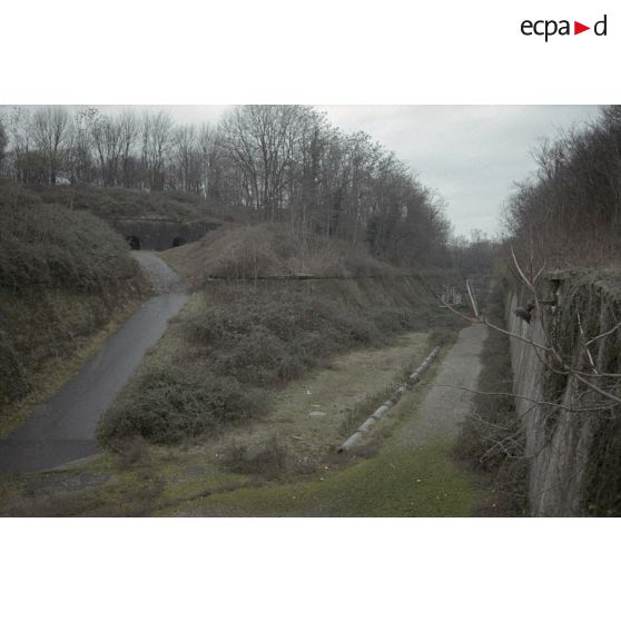 Curlu, abbaye de Triors (26), fort de Feyzin (69). [légende d'origine]