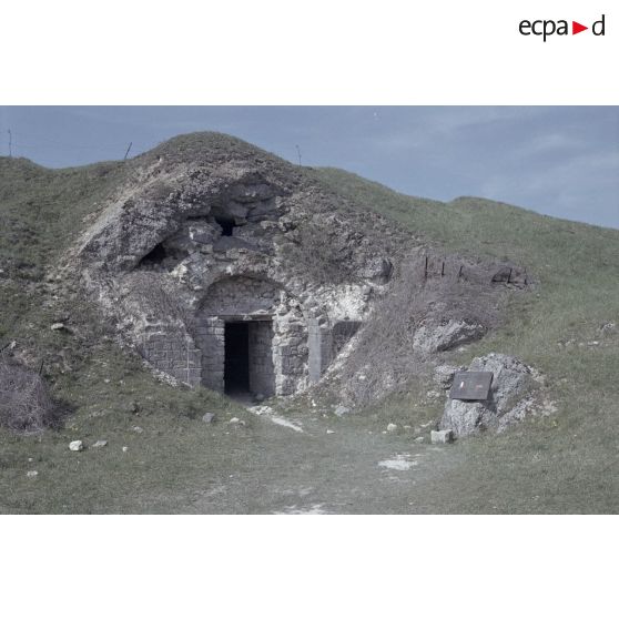 Fort de Vaux, ossuaire de Douaumont, fort de Douaumont. [légende d'origine]