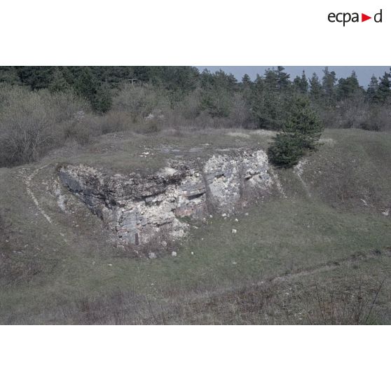 Fort de Vaux, ossuaire de Douaumont, fort de Douaumont. [légende d'origine]