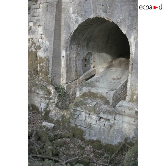 Fort de Douaumont, mémorial de Verdun, casemate Pamart, fort de Tavannes, blockhaus M5, PC de la batterie de l'Hôpital, entrée de guerre du fort de Souville. [légende d'origine]