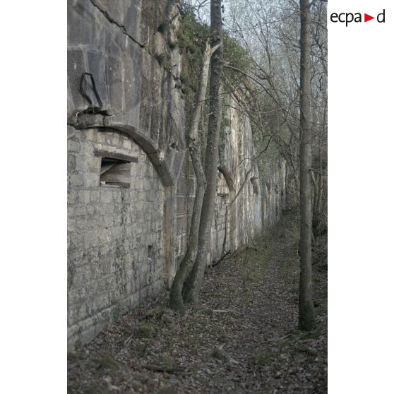 Fort de Douaumont, mémorial de Verdun, casemate Pamart, fort de Tavannes, blockhaus M5, PC de la batterie de l'Hôpital, entrée de guerre du fort de Souville. [légende d'origine]
